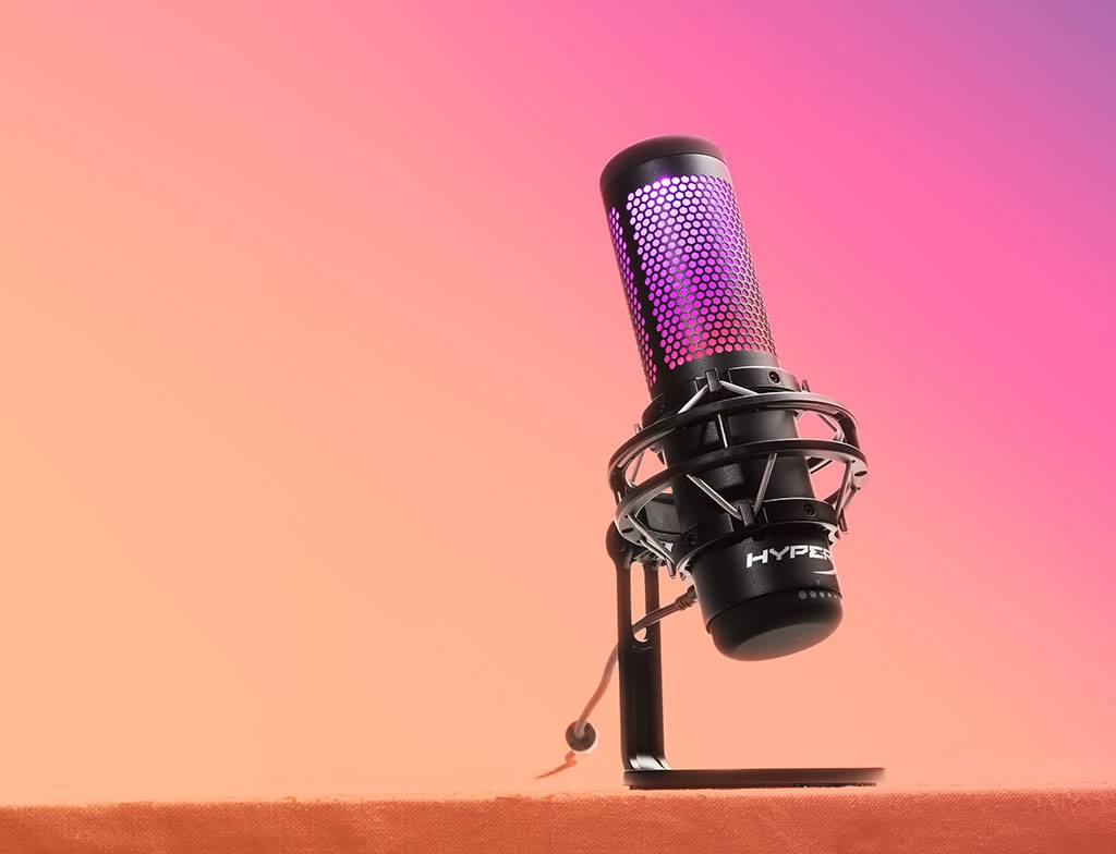 یکی از تجهیزات مورد نیاز برای لایو استریم میکروفن می باشد